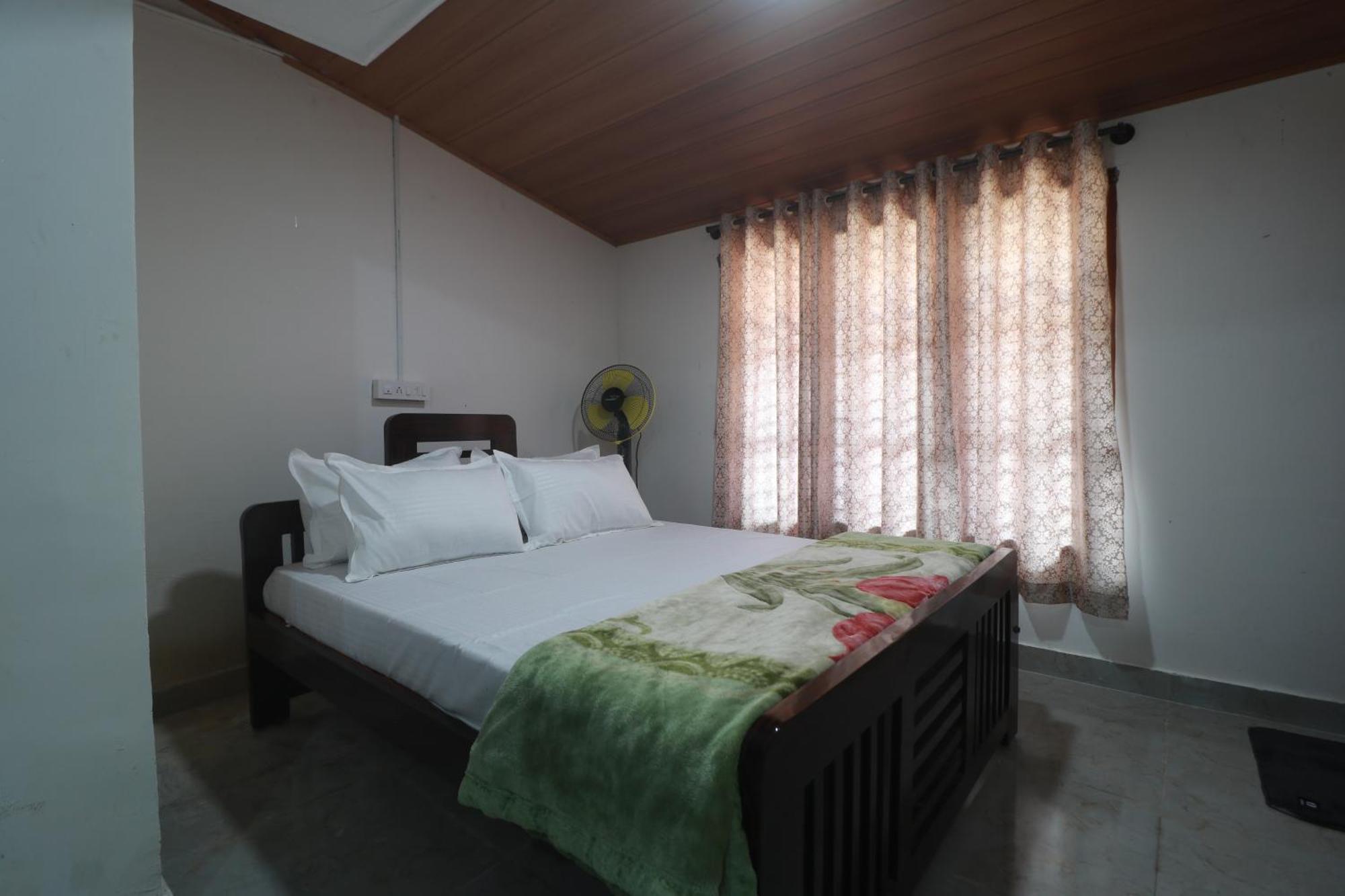 Flintstone Home Kushalnagar Ngoại thất bức ảnh