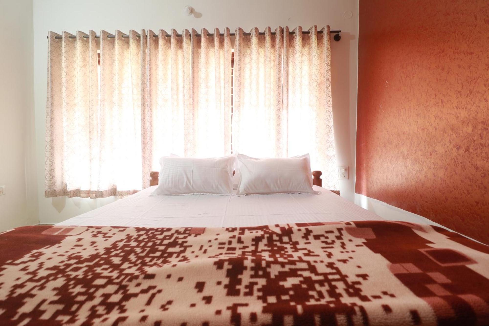 Flintstone Home Kushalnagar Ngoại thất bức ảnh